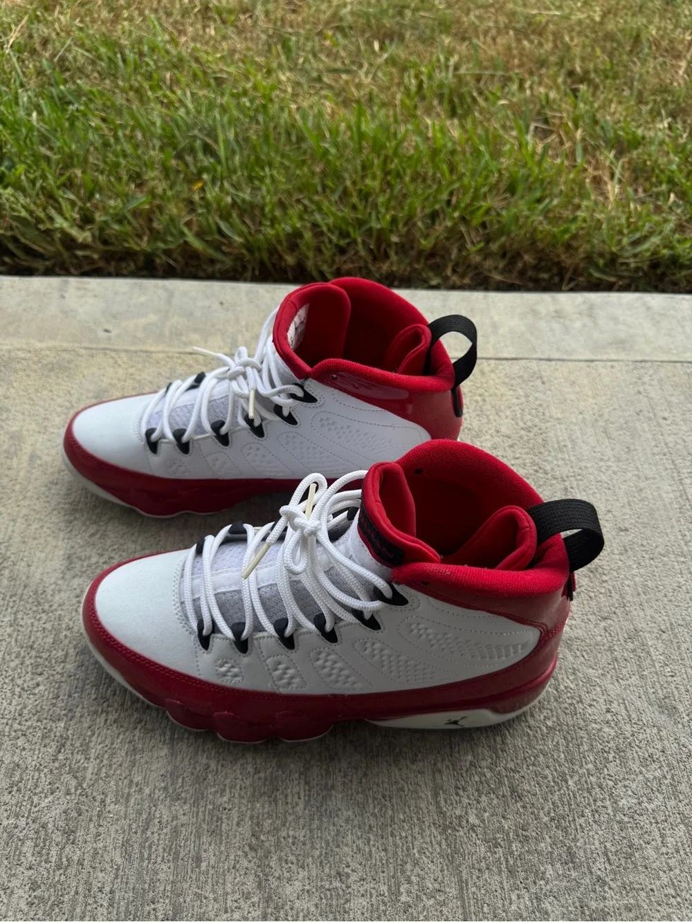 Gym Red Retro 9s. Size 8M 9.5W. 9.5/10 Condition. WORN 1X!! No Box, Comes With C